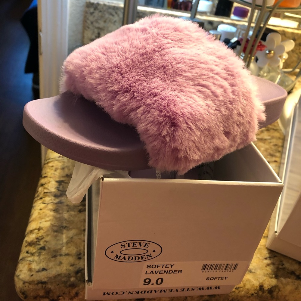 NIB Steve Madden Softey Slippers✨